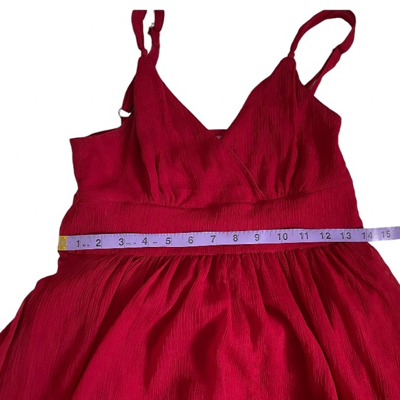 Smart Set red flowy dress - Picture 4 of 12